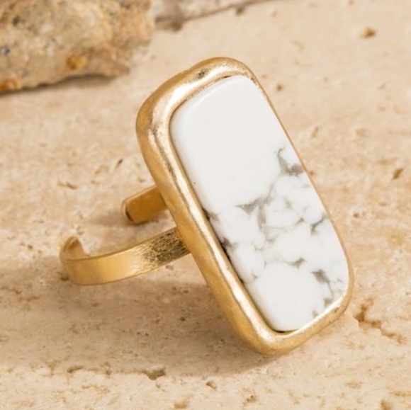 Silver Banded Howlite Stone Ring Size 7.25